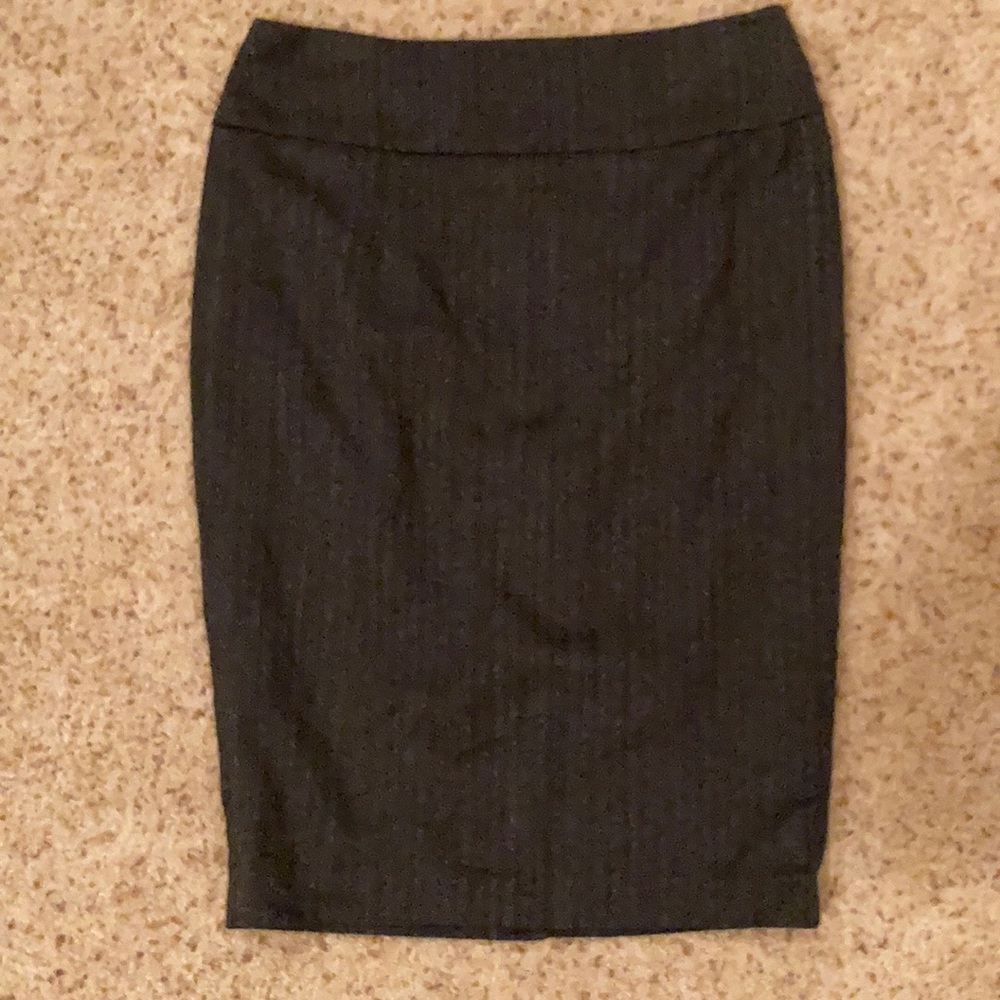 Gray pencil skirt